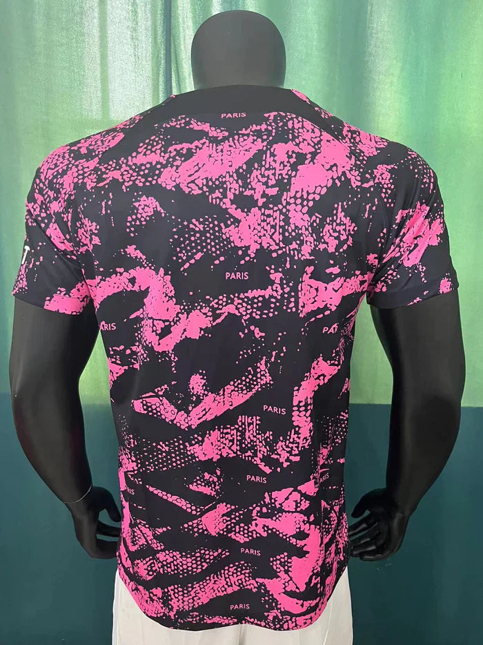 Maillot Paris Saint Germain saison 2023-2024 édition spéciale version player rose et noir